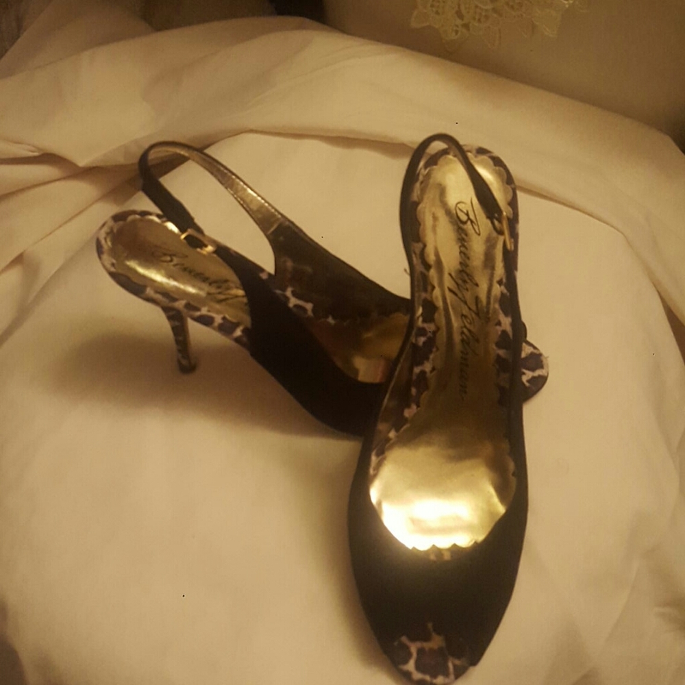 sling back pumps
